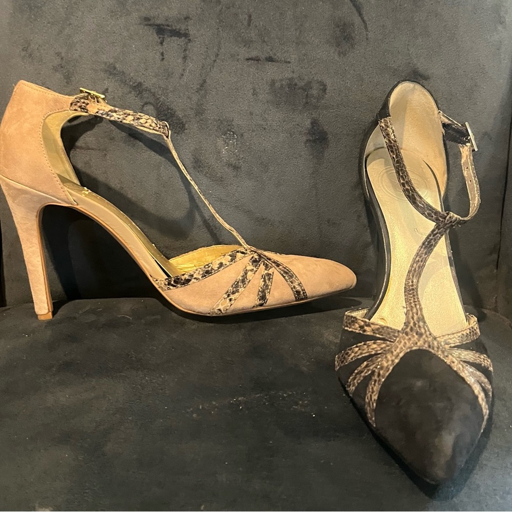 Elegant Tan and Navy Women's Heels